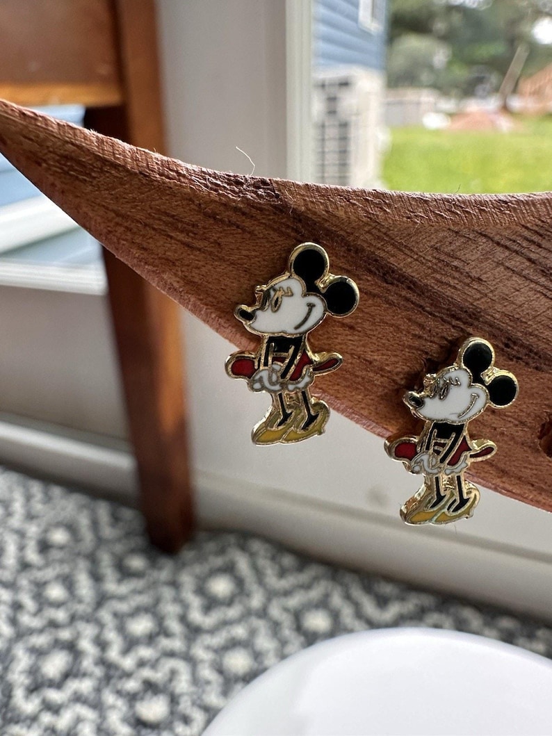 Pendientes vintage de Minnie Mouse en cloisonné, de Walt Disney Productions, hechos en Taiwán. imagen 2