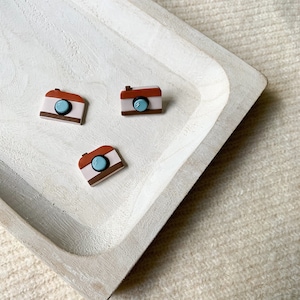 Vintage Camera | Pin | Handmade | polymer clay pin | small pin