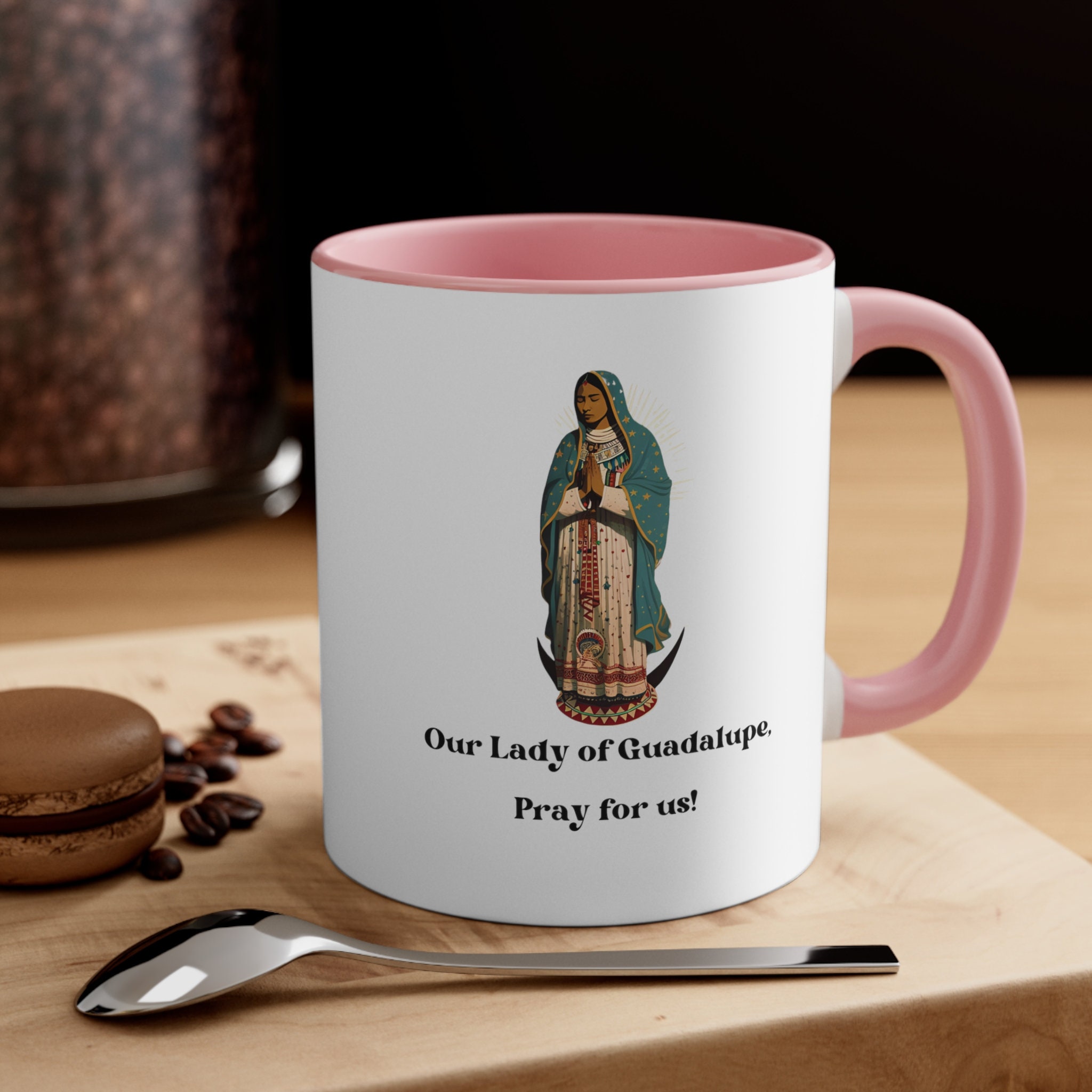 Kubek do kawy z wizerunkiem Matki Bożej z Guadalupe: katolicki ceramiczny kubek z ozdobnym uchwytem