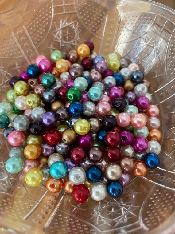 Wholesale fake pearl beads Of Various Colors And Sizes 