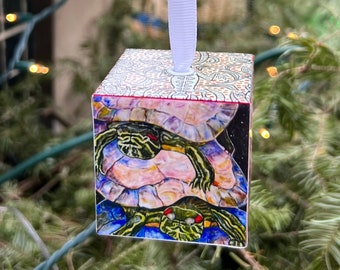 Cube ornament, reptiles
