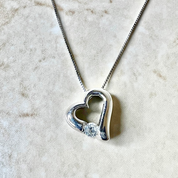 14K Diamond Heart Pendant Necklace - White Gold He
