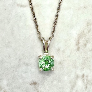 14K Peridot Solitaire Necklace - 14K Yellow Gold Peridot Pendant Necklace - Peridot Necklace - August Birthstone Necklace - Birthday Gift