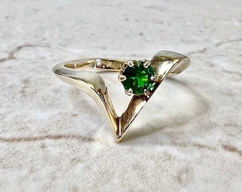 Vintage 14K Natural Tsavorite Garnet Solitaire Ring - V Shape Yellow Gold Cocktail Ring - Promise Ring - Birthday Gift - Best Gift For Her