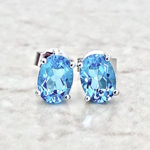 14K Oval Blautopas Ohrstecker - Massive 14K Weißgold Blautopas Ohrringe - November Dezember Geburtsstein Ohrringe - Geburtstagsgeschenk für sie