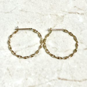 Vintage 14K Yellow Gold Twist Hoop Earrings - 14K Solid Yellow Gold Hoop Earrings - 14K Gold Earrings - Vintage Earrings - Gift For Her