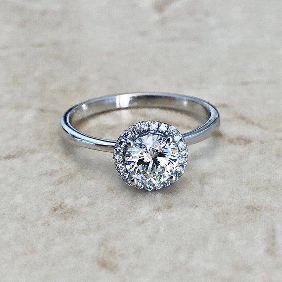 18K Round Diamond Halo Engagement Ring Diamond En… - image 1