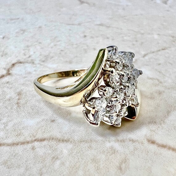 1 CTTW Vintage 14K Diamond Cluster Ring - 14 Kara… - image 5