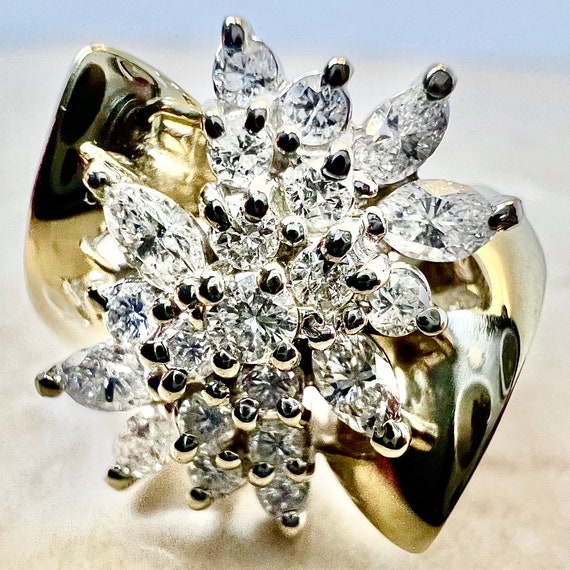 1 CTTW Vintage 14K Diamond Cluster Ring - 14 Kara… - image 3