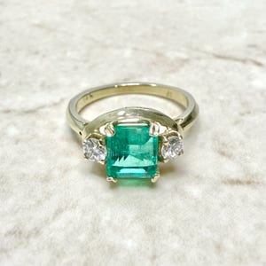 Vintage 14K Gold Natural Diamond & Emerald 3 Stone Ring - Solid 14K Yellow Gold Emerald Ring - Emerald Engagement Ring - May Birthstone Ring