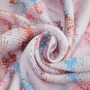 Rayon fabric by the yard, Rayon viscose fabric for clothing, Premium quality rayon satin fabric, Extraordinary animal patterned pink rayon