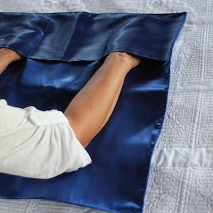 BellaTouch Silky Massage Cloth with Top Pockets