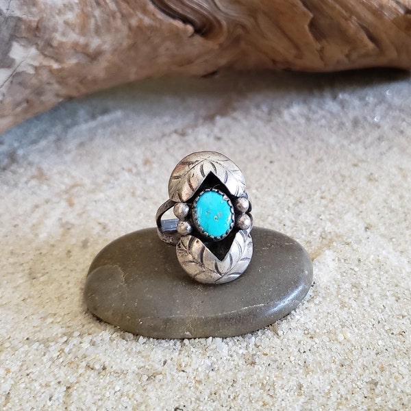 Vintage Native American Sterling Silver and Turquoise Shadowbox Ring