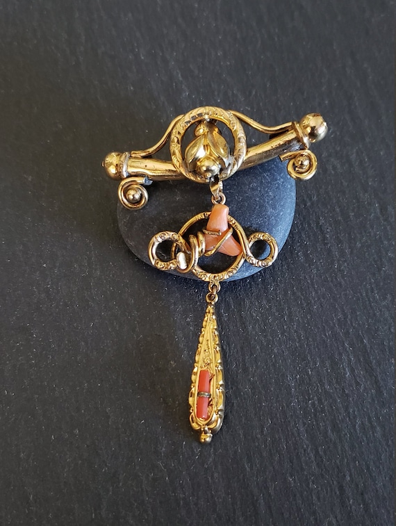 Wonderful Large Antique Coral and Gold Pin