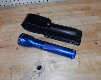 Maglite ML300L LED 2-Cell D Flashlight Holster