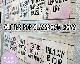 Op de afbeelding: Een set van 10 printbare klaslokaal-borden met een glitter-pop thema. De borden bevatten positieve boodschappen zoals "Vriendschap laat ons stralen", "Wees altijd onbevreesd jezelf", "Leertijdperk", "Laat je vriendelijkheid schitteren", "Vergeet niet aardig te zijn", "Samen kunnen we magie maken", en "Elke dag is jouw ster".