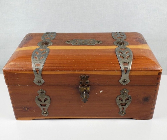 Vintage 1940's Mcgraw Box Co Made USA Wooden Box Metal