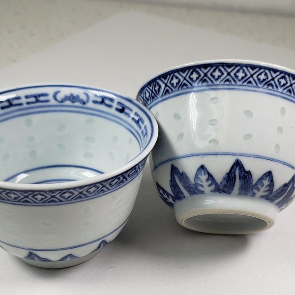 Vintage Jingdezhen Chinese Porcelain Oriental Blue Rice Rain Pattern with Chrysanthemum Flower 2 Rice Bowls