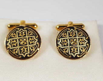 or de Tolède : paire de boutons de manchette anciens avec le