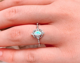 Anillo de ópalo blanco / Anillo de ópalo delicado / Anillo de ópalo victoriano / Anillo de ópalo de estilo vintage / Anillo de ópalo de fuego / Anillo de ópalo de estilo antiguo