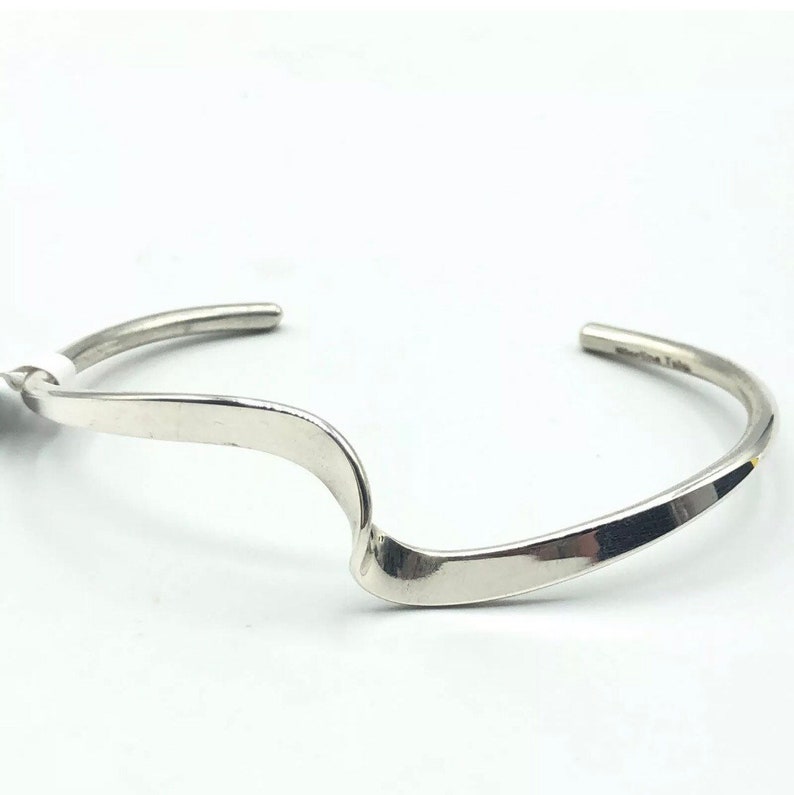 Native American Navajo Handmade Sterling Silver Bracelet