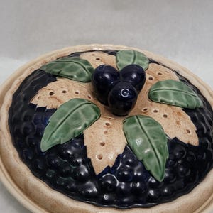 Vintage Covered Blueberry Pie Plate With Lid Ceramic Hand Made Signed under lid