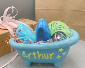 Personalised bath gift complete with vegan bath bombs