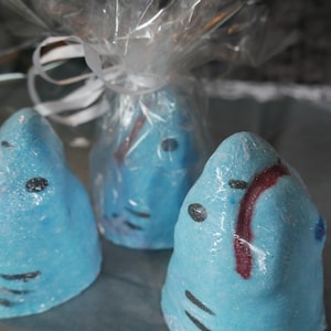 Posh Bubz vegan bath bomba "premio attacco squalo"