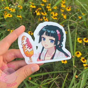 Adesivo de vinil MaoMao Elote - Diários de Boticário - Acabamento brilhante à prova d'água - Design original - Arte inspirada em anime mexicano