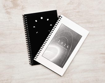 Kompaktowy planer astrologiczny na rok 2026: fazy księżyca, tranzyty planetarne