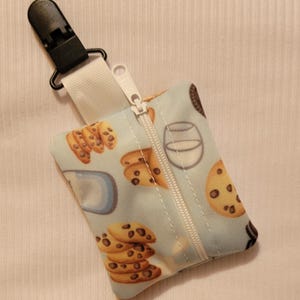 NG /NJ Tube Clip-on Zip Pouch, Medical Tubing Support