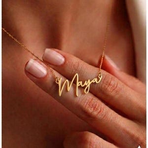 Custom Name Necklace in 18k Gold, personalized Script Jewelry, Minimalist Solid Gold Nameplate, Dainty Hand-Signed Style Pendant .