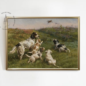 Puede incluir: Una pintura de cinco perros de caza en un campo, con un pájaro volando por encima. Los perros apuntan todos sus hocicos en dirección al pájaro, y la escena está ambientada en un campo de hierba con flores silvestres.