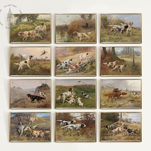 Pode incluir: Uma coleção de doze pinturas vintage emolduradas. Cada pintura retrata cães de caça em cenas ao ar livre com cores suaves. As pinturas estão em molduras douradas e são dispostas em uma grade em uma parede branca.