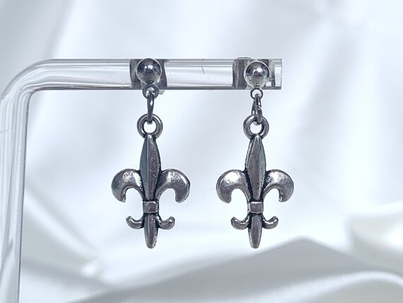 Small Cross Post Stud Earrings with Antique Finish Fleur-de-lis Design Small Cross Post Stud Earrings with Antique Finish Fleur-de-lis Design