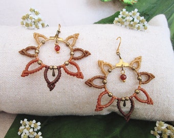 Boucles d'oreilles fleurs en Macrame - Flowers Power - Support Laiton