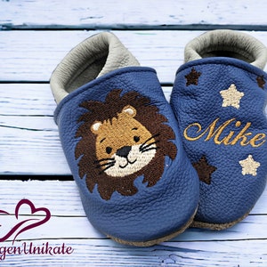 Crawling shoes with name (personalized leather slippers) with lion - baby, child, toddler - handmade gift