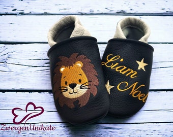 Crawling shoes with name (personalized leather slippers) with lion - baby, child, toddler - handmade gift