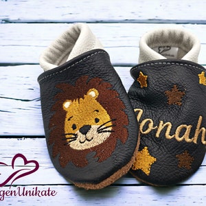Crawling shoes with name (personalized leather slippers) with lion - baby, child, toddler - handmade gift