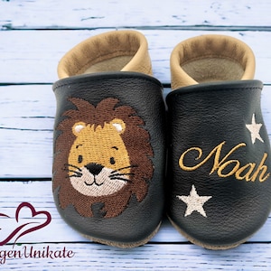 Crawling shoes with name (personalized leather slippers) with lion - baby, child, toddler - handmade gift
