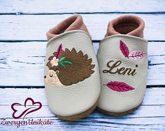 Crawling shoes with name (personalized leather slippers) with hedgehog - baby, child, toddler - handmade gift