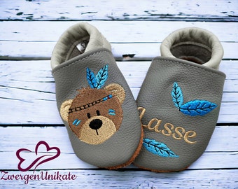 Chaussures à ramper avec nom (chaussons en cuir personnalisés) avec ours indien - bébé, enfant, bambin - cadeau fait main