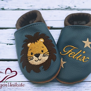 Crawling shoes with name (personalized leather slippers) with lion - baby, child, toddler - handmade gift