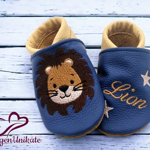 Crawling shoes with name (personalized leather slippers) with lion - baby, child, toddler - handmade gift
