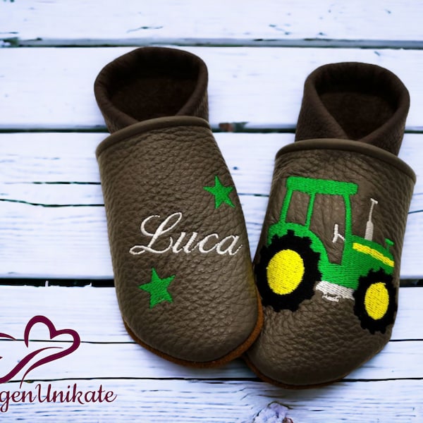 Krabbelschuhe mit Namen (personalisierte Lederpuschen) mit Traktor - Baby, Kind, Kleinkind - Handmade Geschenk