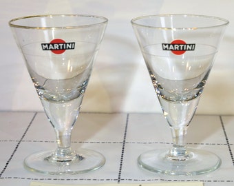 Vintage  french 70s martini cocktail glass,  the ideal way to serve a Martini cocktail to your friends, a perfect martini lover tool