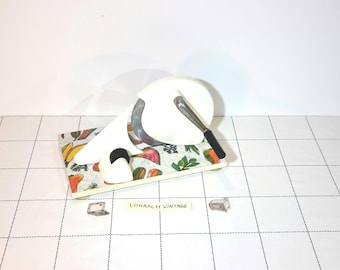 Vintage Veggie Bread Slicer: Retro Kitchen Decor