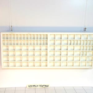 Plateau pour imprimantes vintage en bois peint en blanc : présentoir industriel