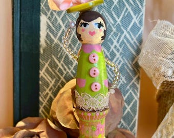 Handpainted Peg Doll Statuette – Mabel Button Girl on Vintage Spool