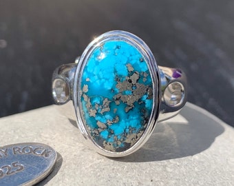 Bright Turquoise Oval Ring, Handmade in 925 Sterling Silver, Adjustable Band, Turquoise Jewellery